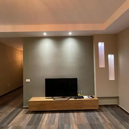 Azure Escape , Lungomare Vlorë