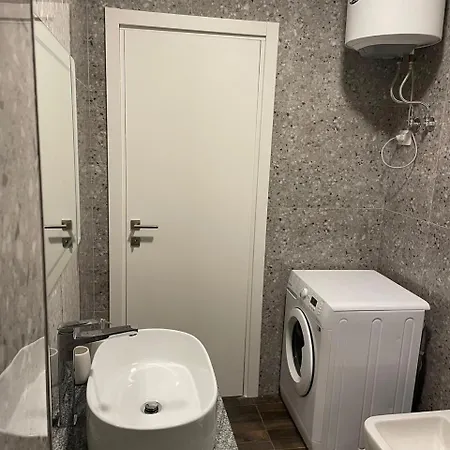 Azure Escape , Lungomare Vlorë