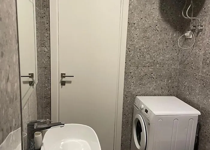 Azure Escape , Lungomare Vlorë